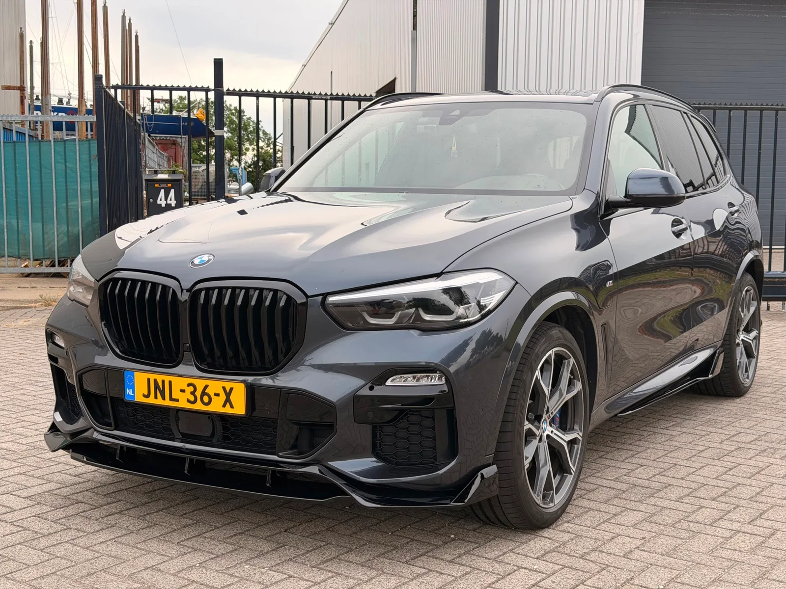 BMW X5 (2021) — foto 1