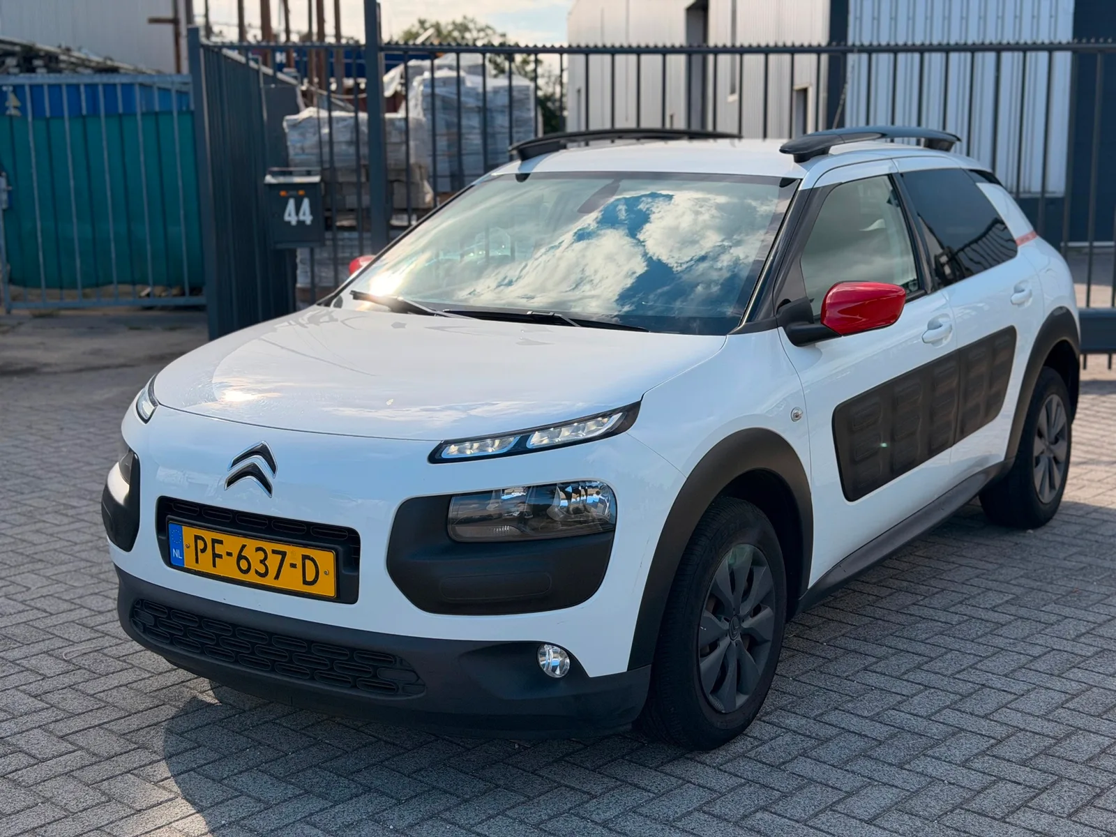 Citroën C4 Cactus (2017) — foto 1