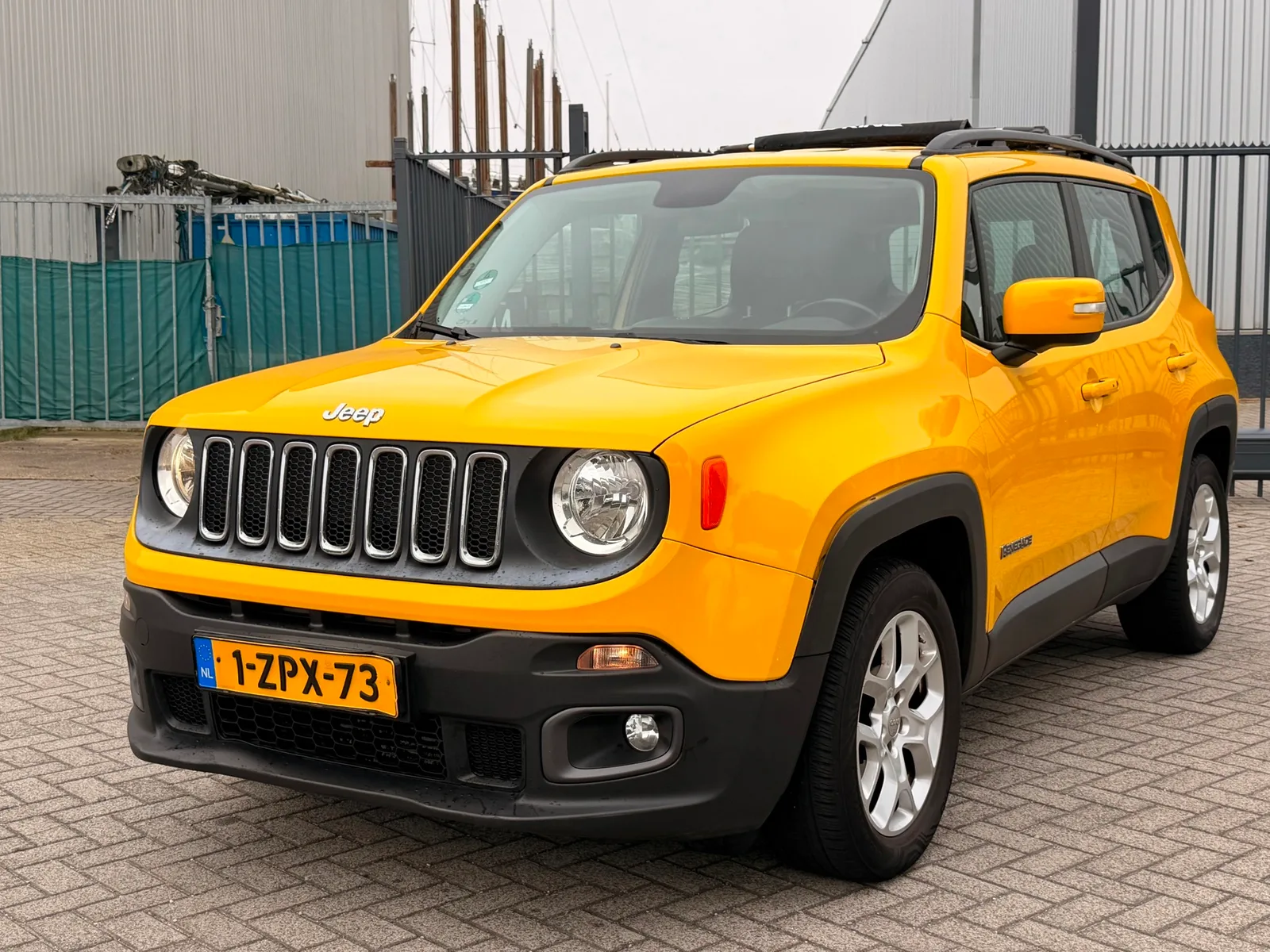 Jeep Renegade (2015) — foto 1