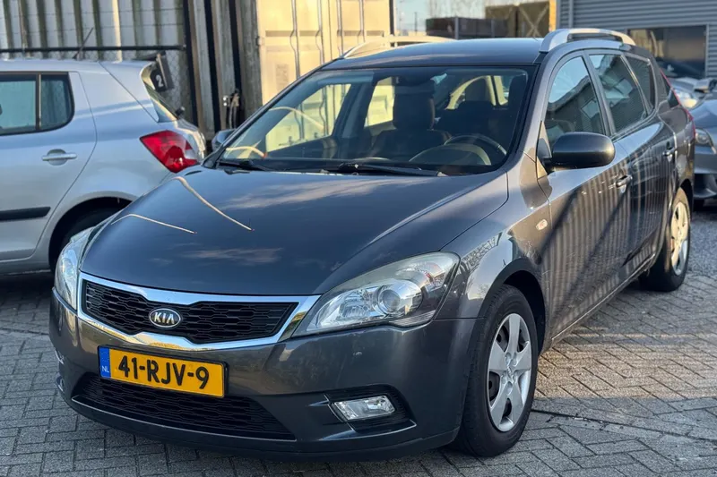 Kia Cee'd (2011)