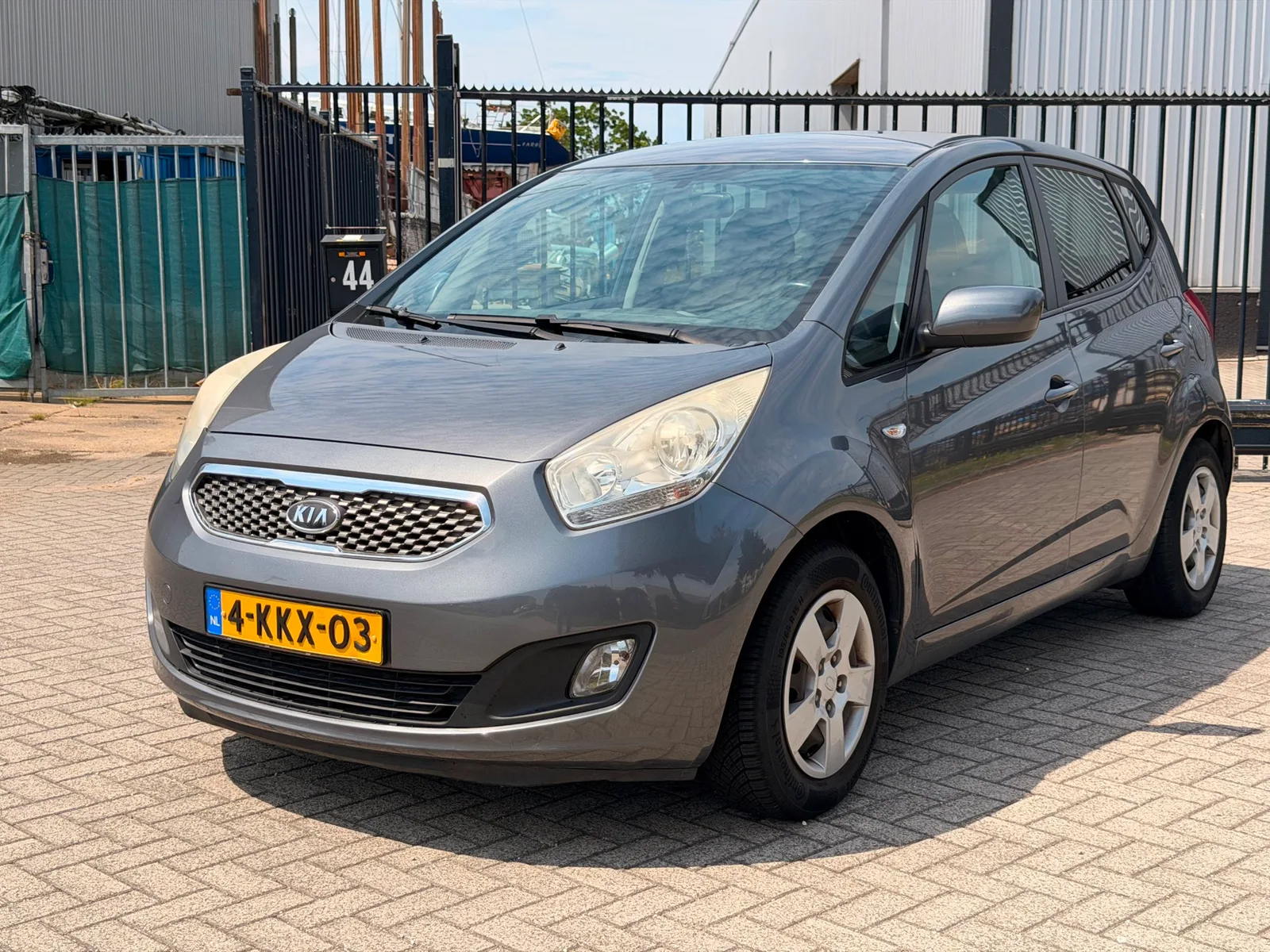 Kia Venga (2010) — foto 1