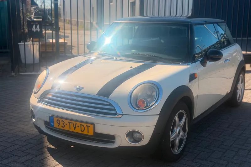 MINI Cooper (2007)
