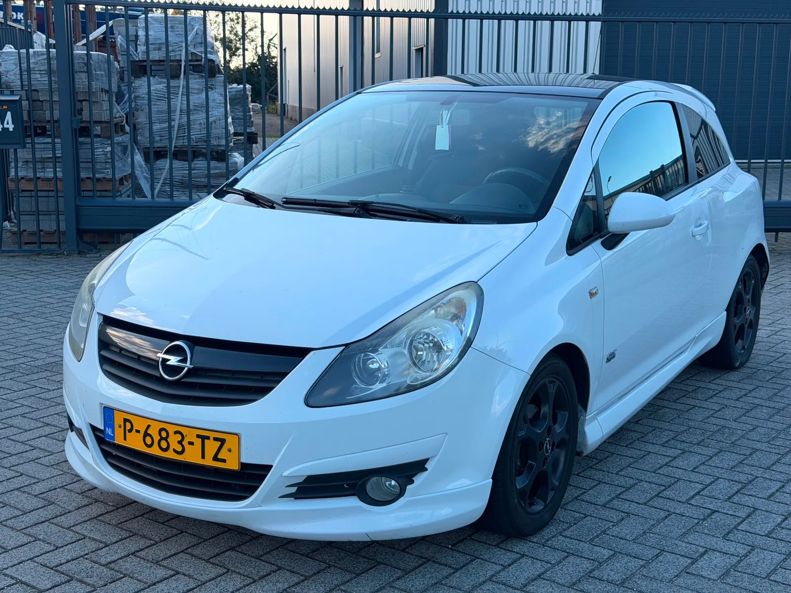 Opel Corsa (2010) — foto 1