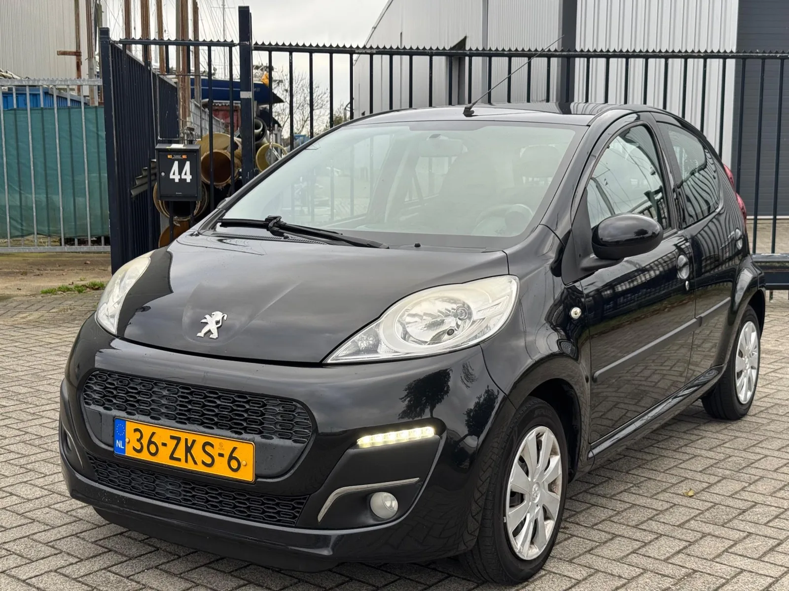Peugeot 107 (2012) — foto 1