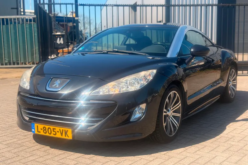 Peugeot RCZ (2012)