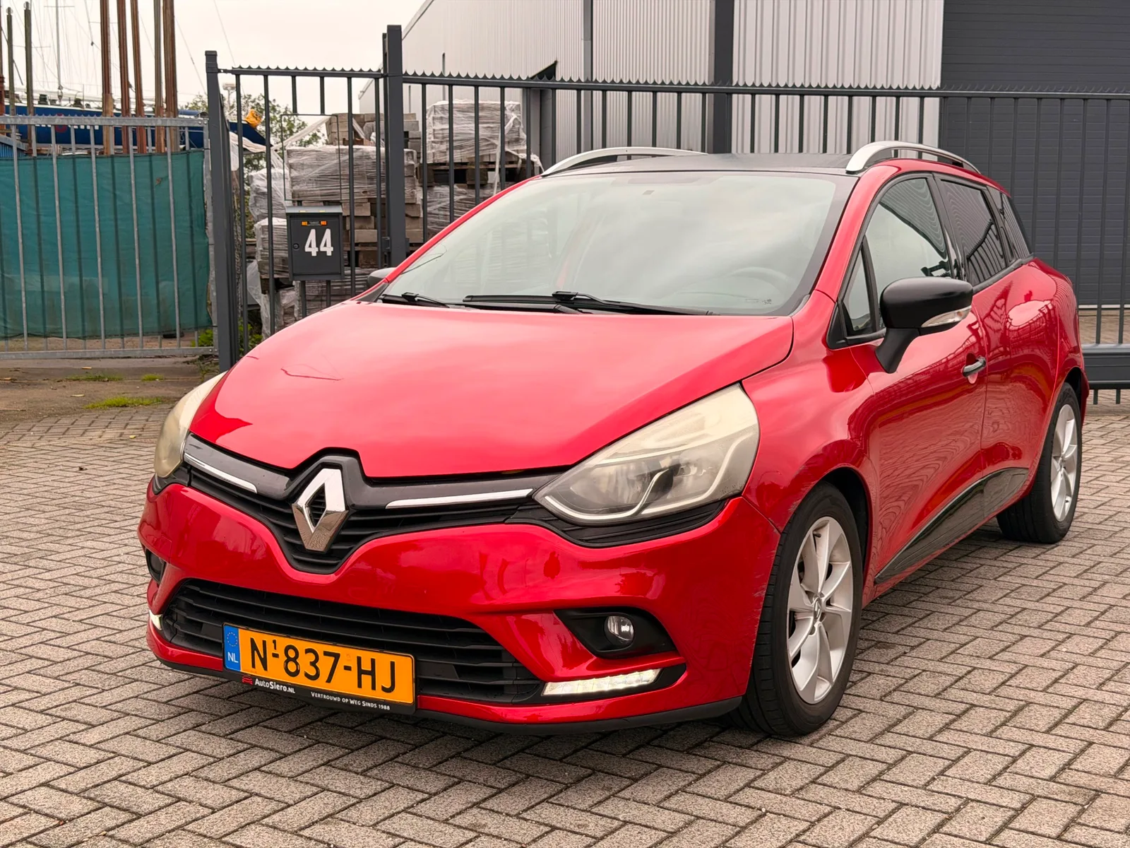 Renault Clio (2017) — foto 1