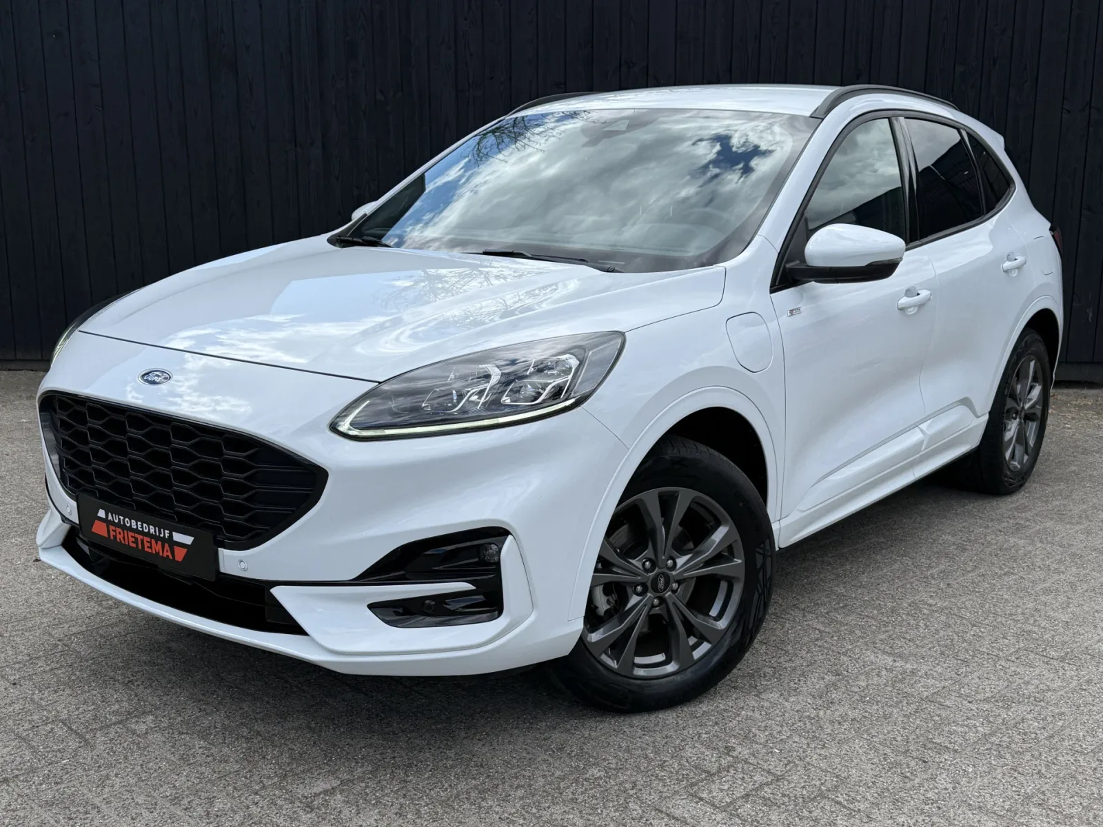 Ford Kuga (2023) — foto 1