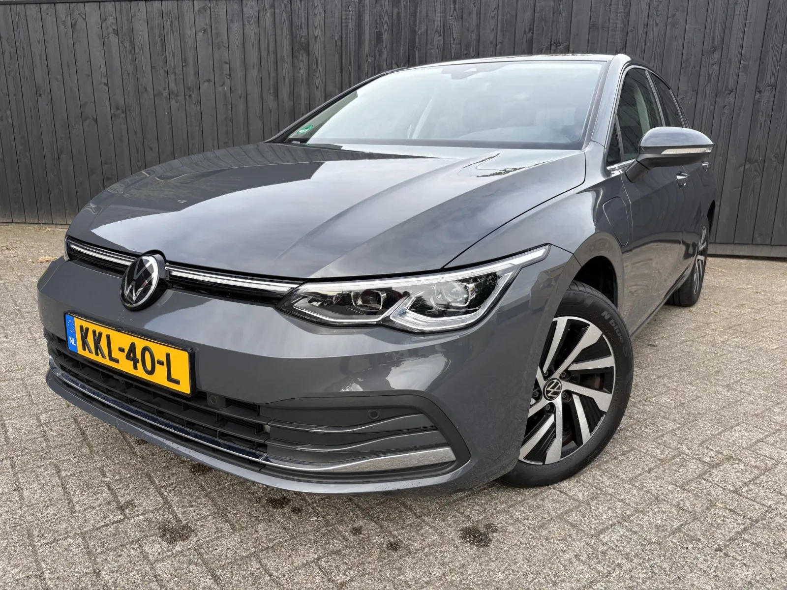 Volkswagen Golf (2022) — foto 1