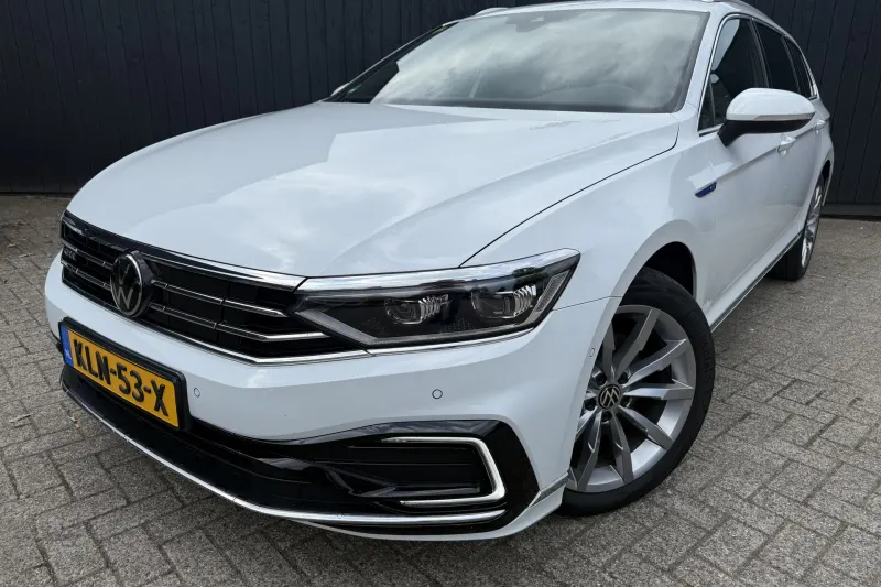 Volkswagen Passat (2023)
