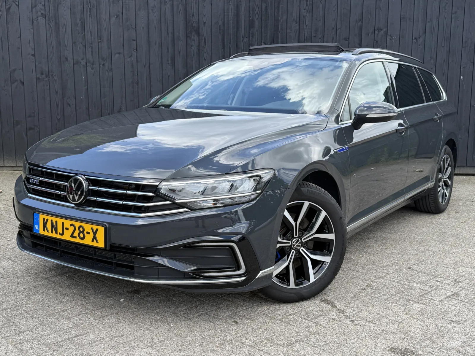 Volkswagen Passat (2021) — foto 1