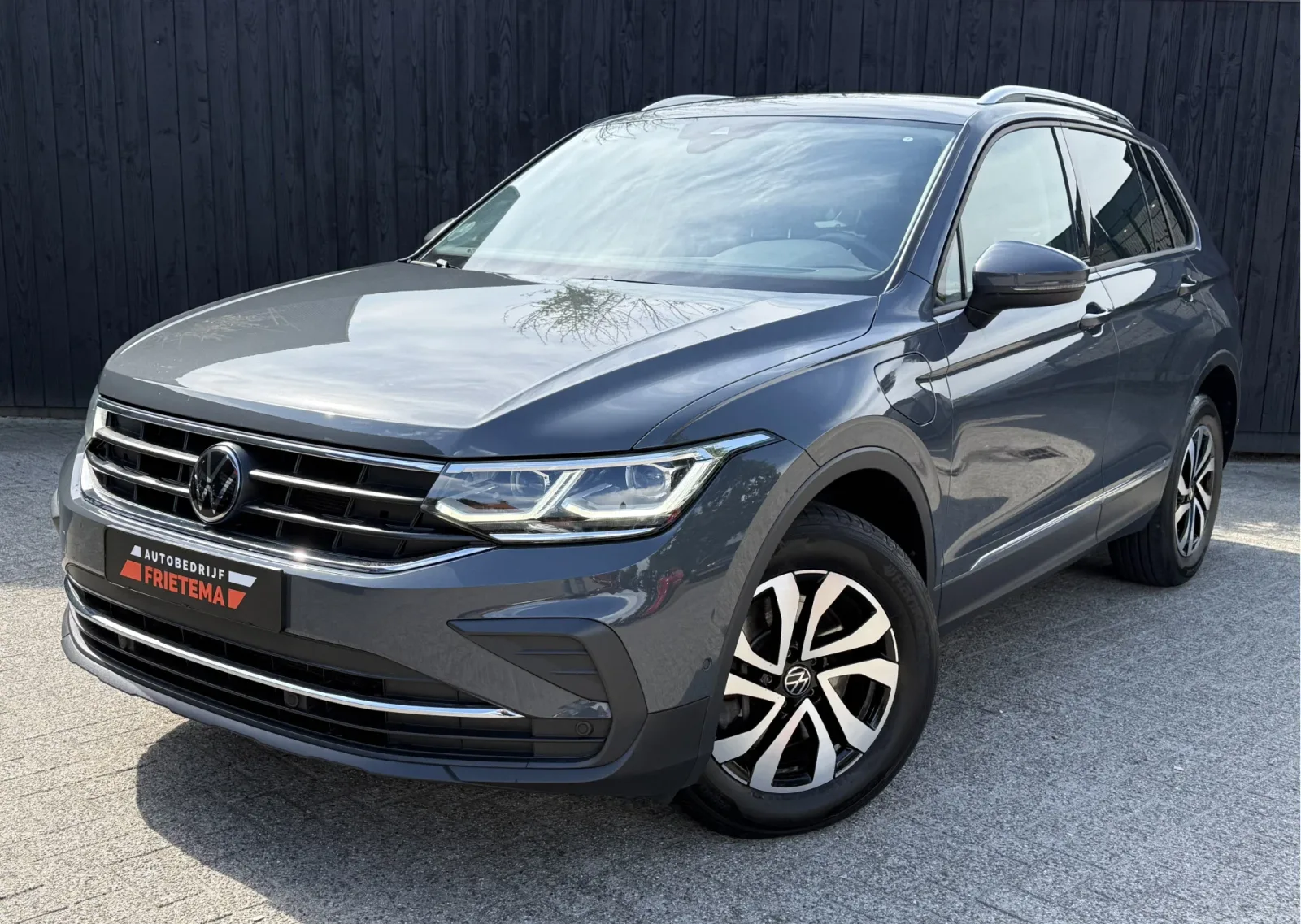 Volkswagen Tiguan (2023) — foto 1