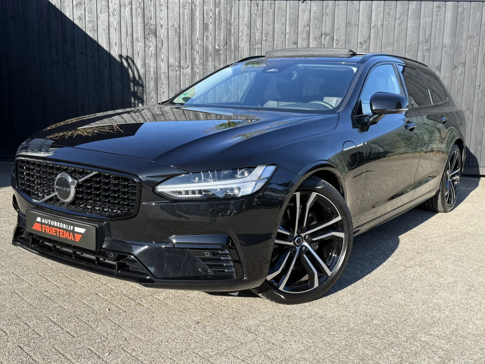 Volvo V90 (2022) — foto 1
