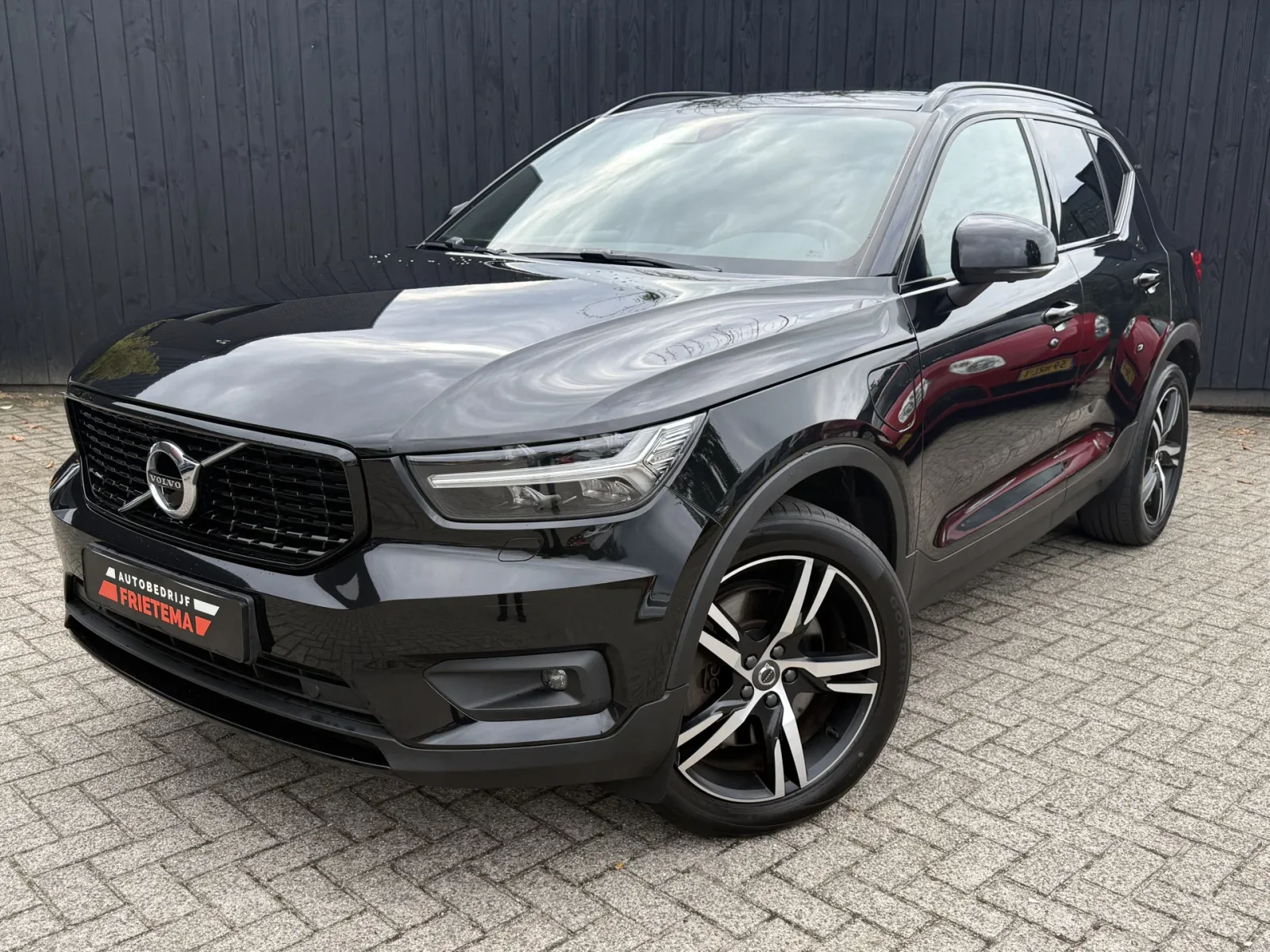 Volvo XC40 (2021) — foto 1