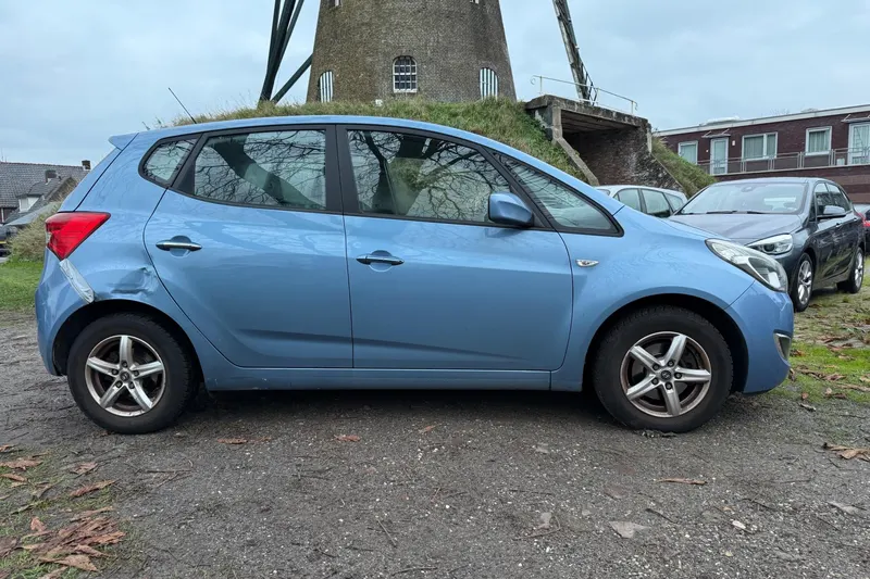 Hyundai ix20 (2012)