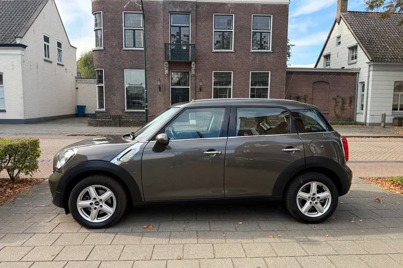 MINI Countryman (2011)