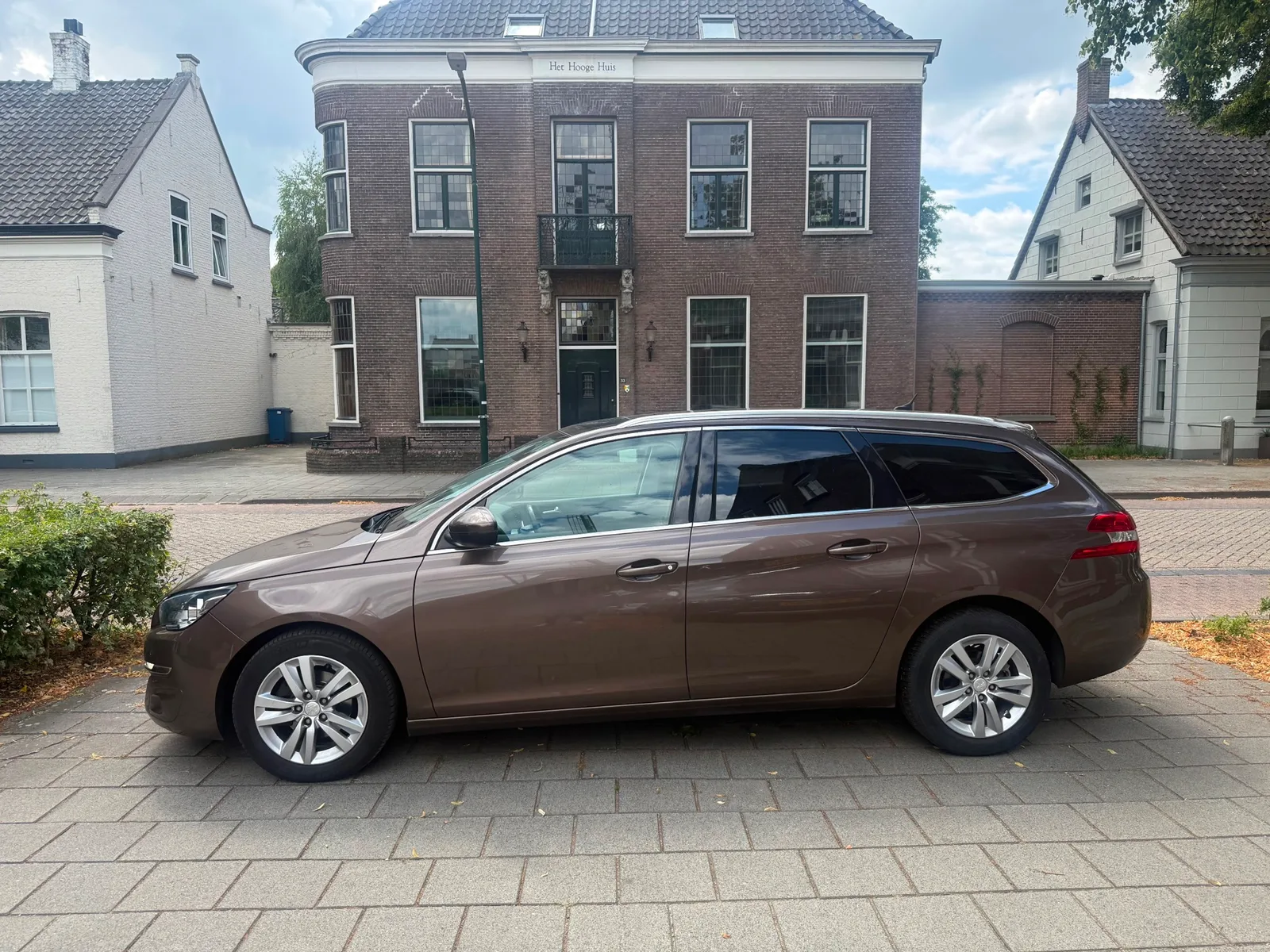 Peugeot 308 (2014) — foto 1