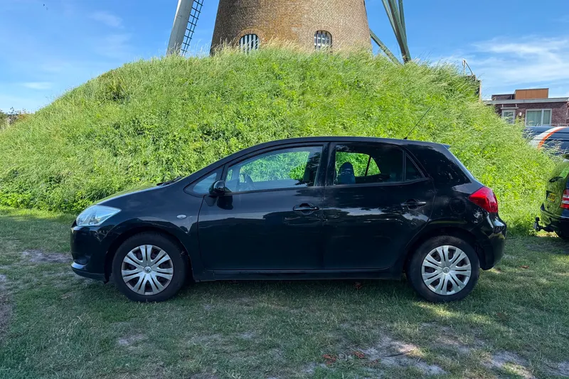 Toyota Auris (2008)