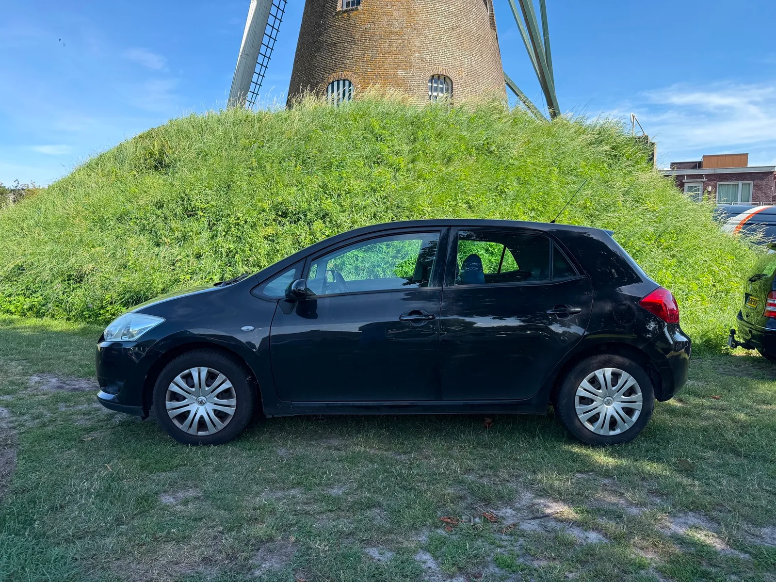 Toyota Auris (2008) — foto 1