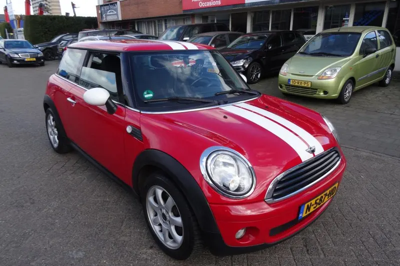 MINI One (2010)