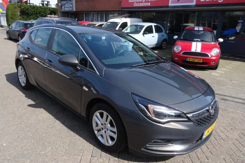 Opel Astra (2016)