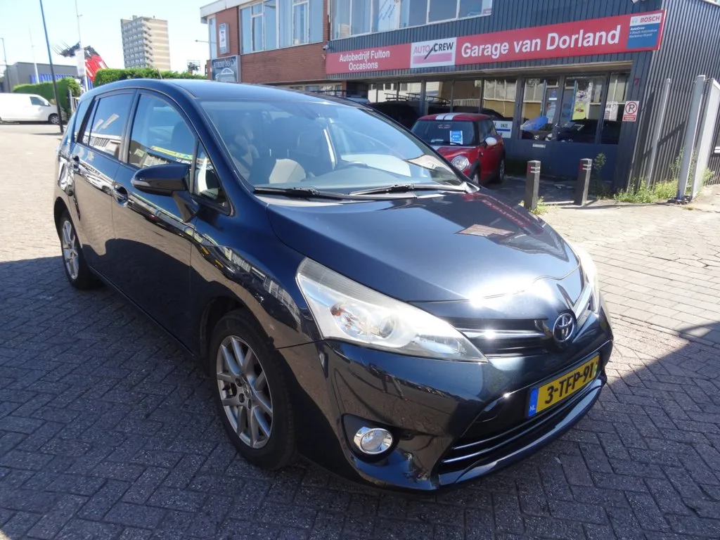Toyota Verso (2014) — foto 1