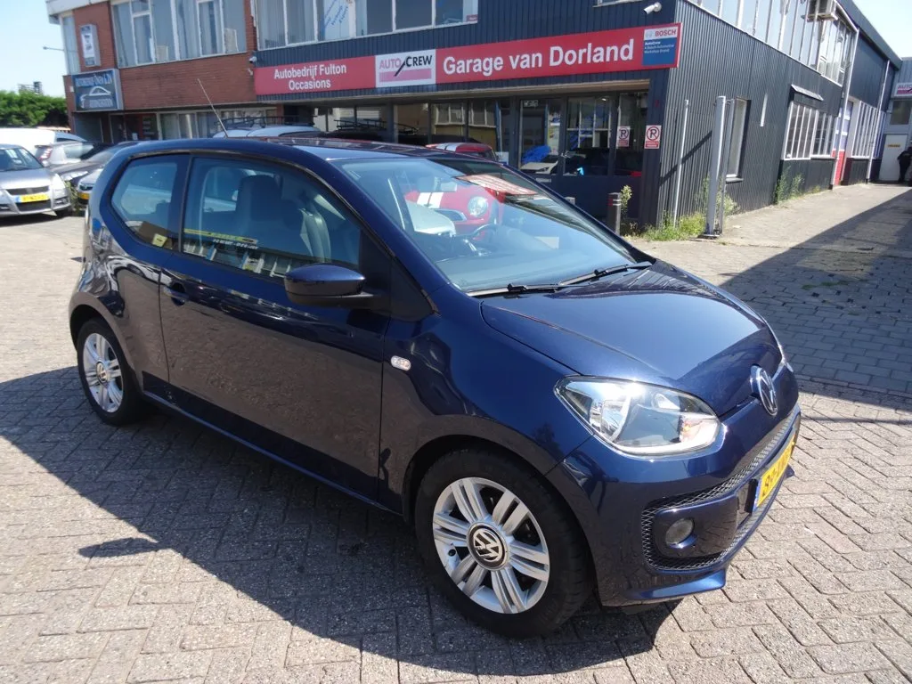 Volkswagen Up! (2012) — foto 1