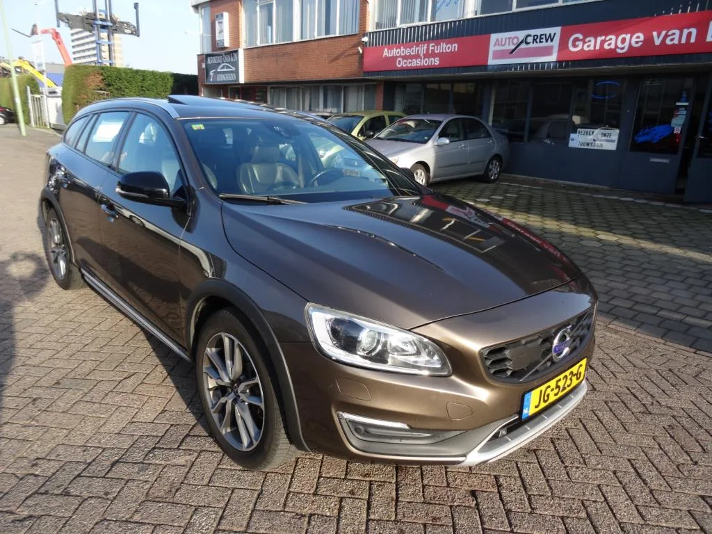 Volvo V60 (2016) — foto 1
