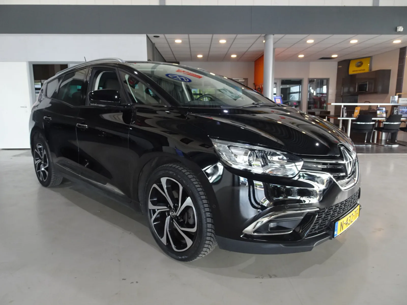 Renault Grand Scénic (2022) — foto 1