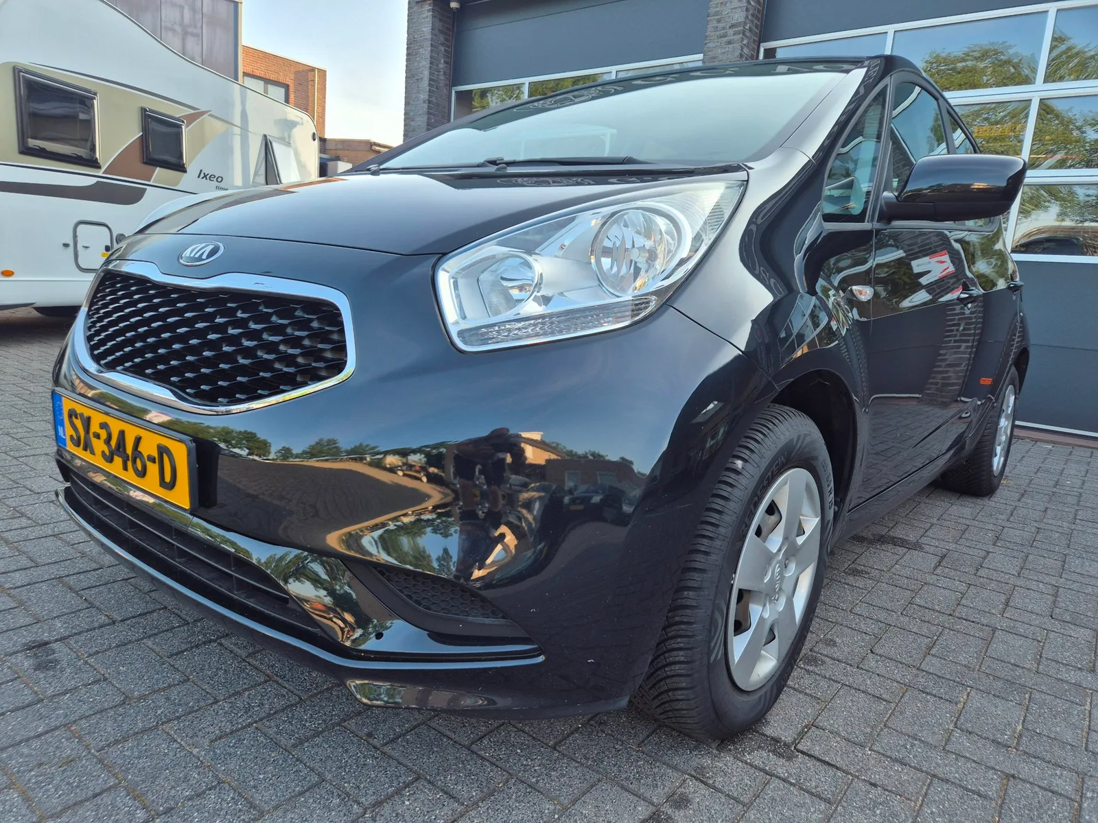 Kia Venga (2015) — foto 1