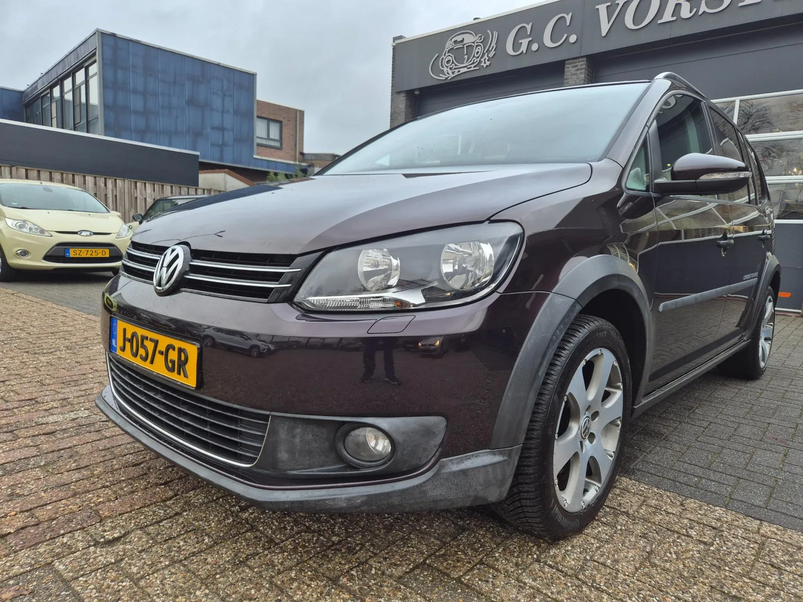 Volkswagen Touran (2013) — foto 1
