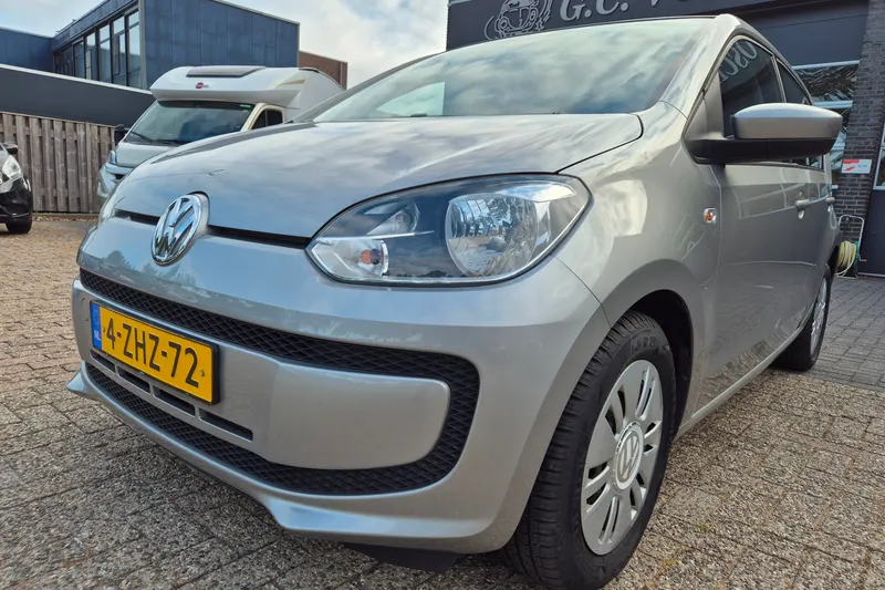 Volkswagen Up! (2015)