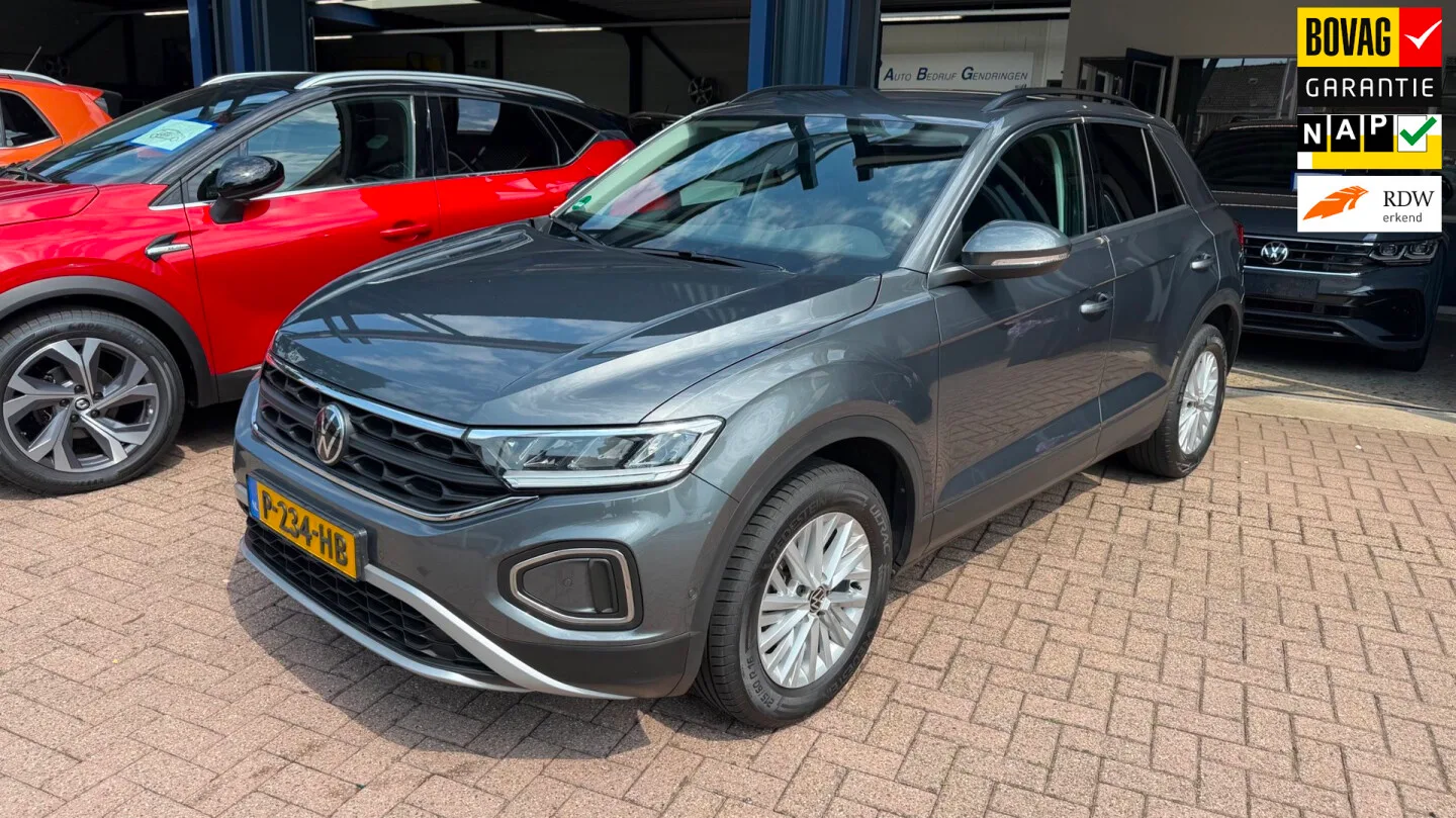 Volkswagen T-Roc (2022) — foto 1