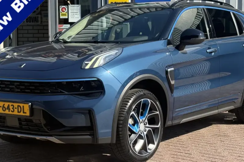 Lynk & Co 01 (2022)