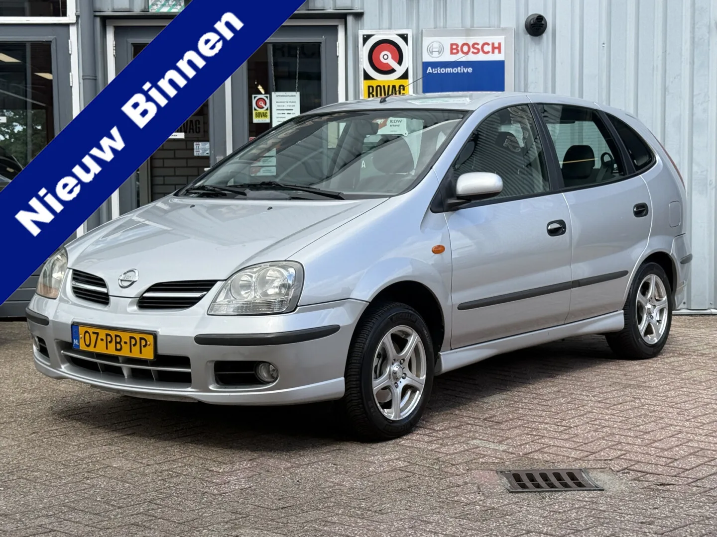Nissan Almera (2004) — foto 1