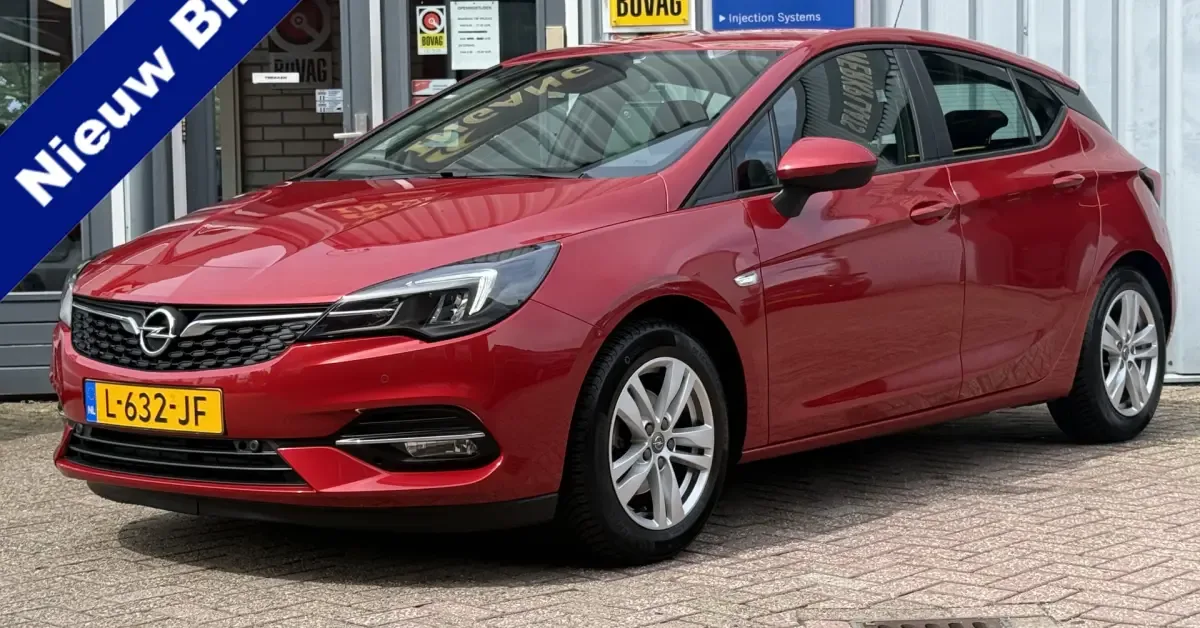 Opel Astra (2021) — foto 1