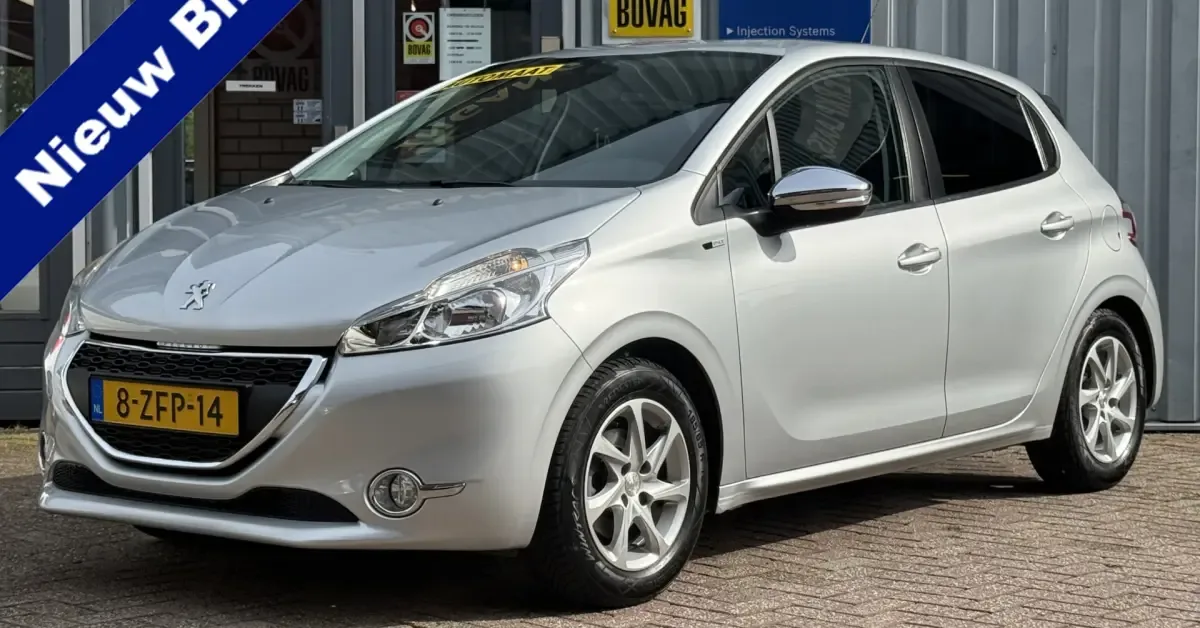 Peugeot 208 (2015) — foto 1
