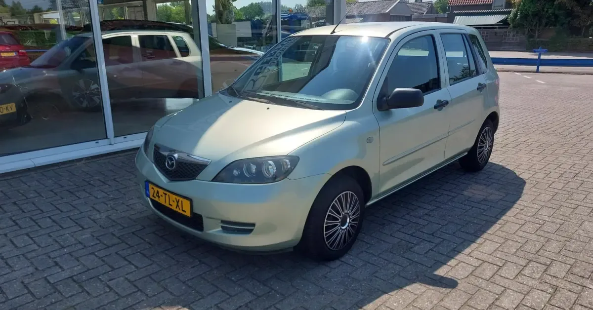 Mazda 2 (2006) — foto 1
