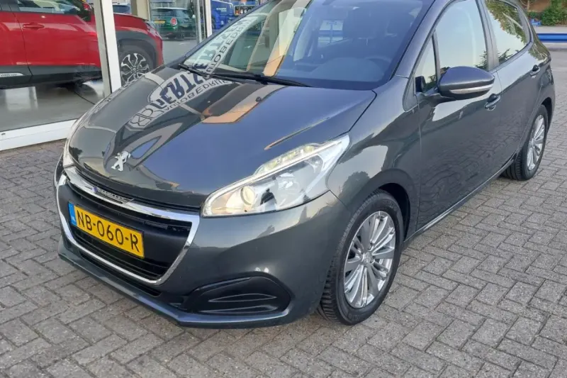 Peugeot 208 (2017)