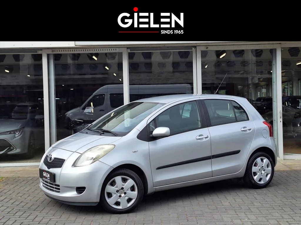 Toyota Yaris (2006) — foto 1