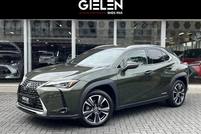 Lexus UX (2022)