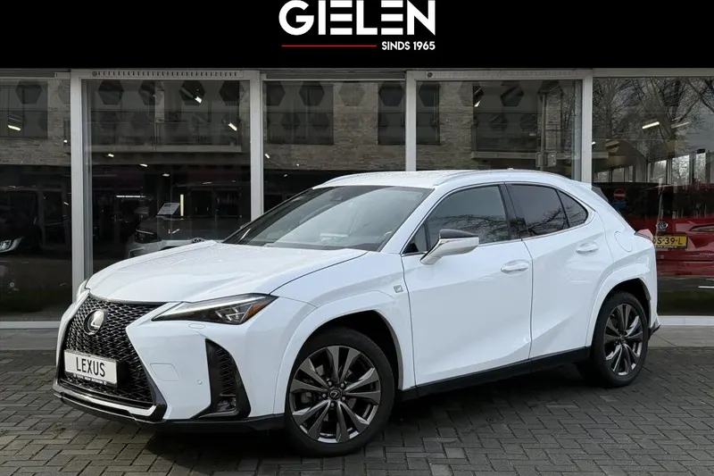 Lexus UX (2023)