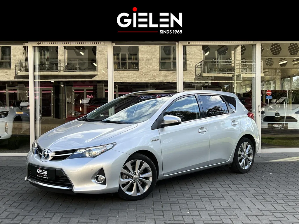 Toyota Auris (2013) — foto 1