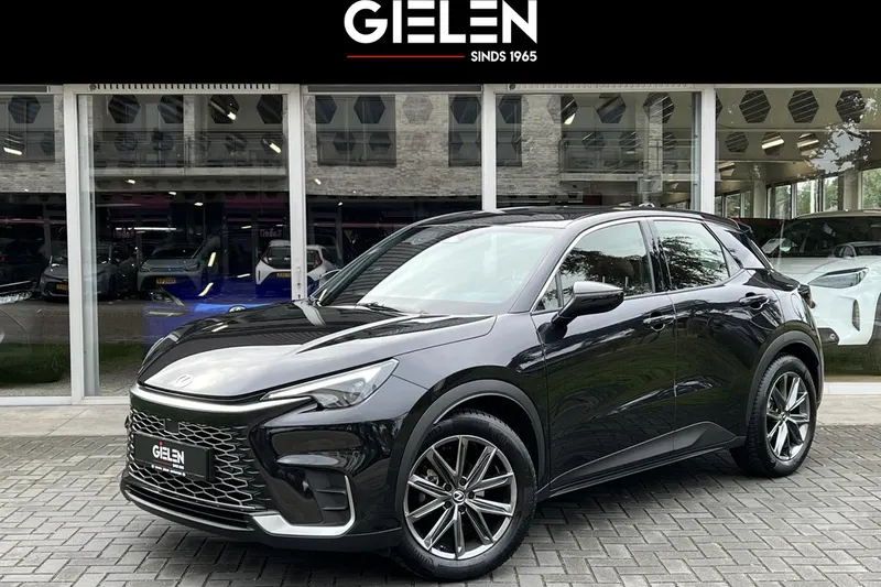 Lexus LBX (2025)