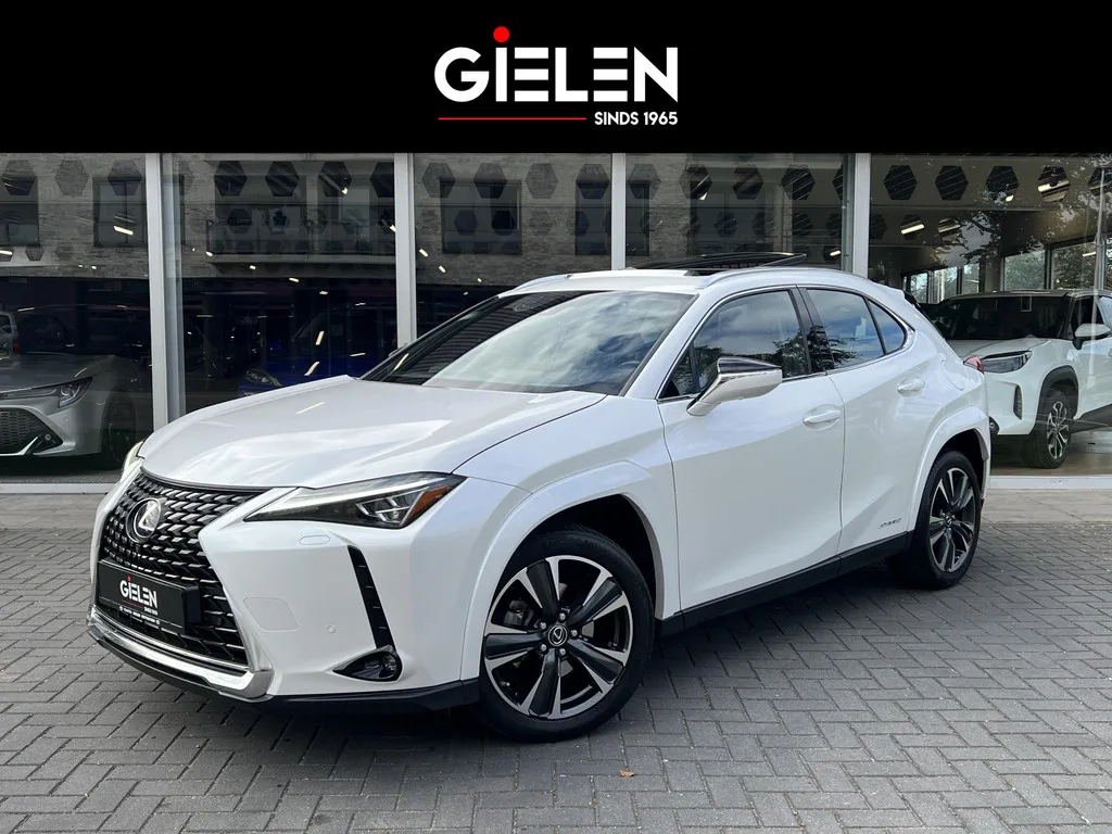 Lexus UX (2022) — foto 1
