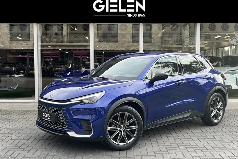 Lexus LBX (2025)
