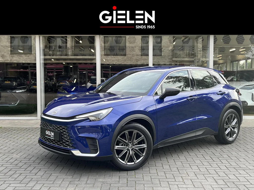 Lexus LBX (2025) — foto 1