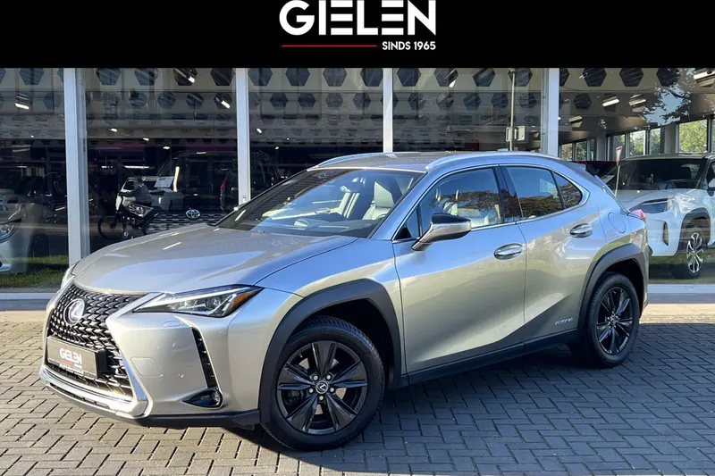 Lexus UX (2022)