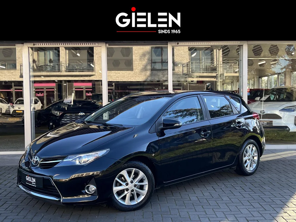 Toyota Auris (2014) — foto 1