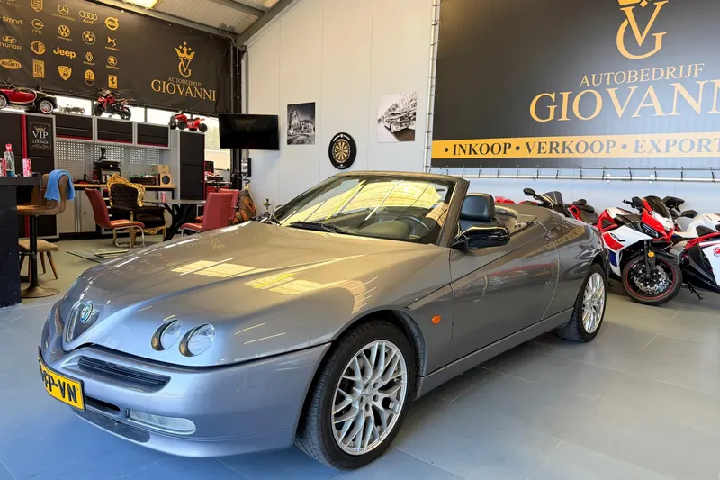 Alfa Romeo Spider (2000)