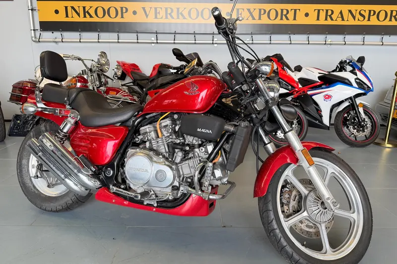 Honda Chopper VF 700C Magna (1989)